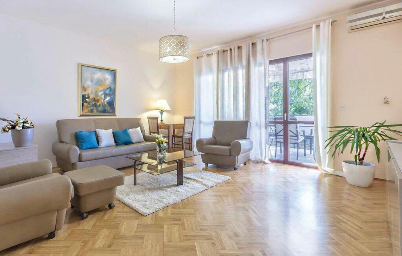 Apartman Eta Pula Exterior photo