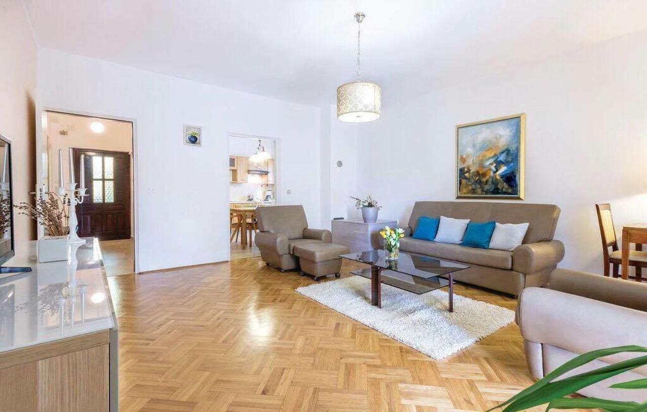 Apartman Eta Pula Exterior photo